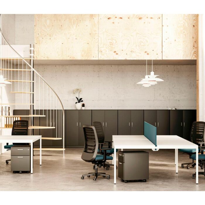 Mesa-de-reunion-modular-oficina-k-line-1 con mesas multi puesto de estructura metálica